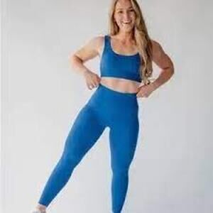 P'Tula Mayra Legging Womens Size Medium Pacific Blue EUC Activewear Yoga Running